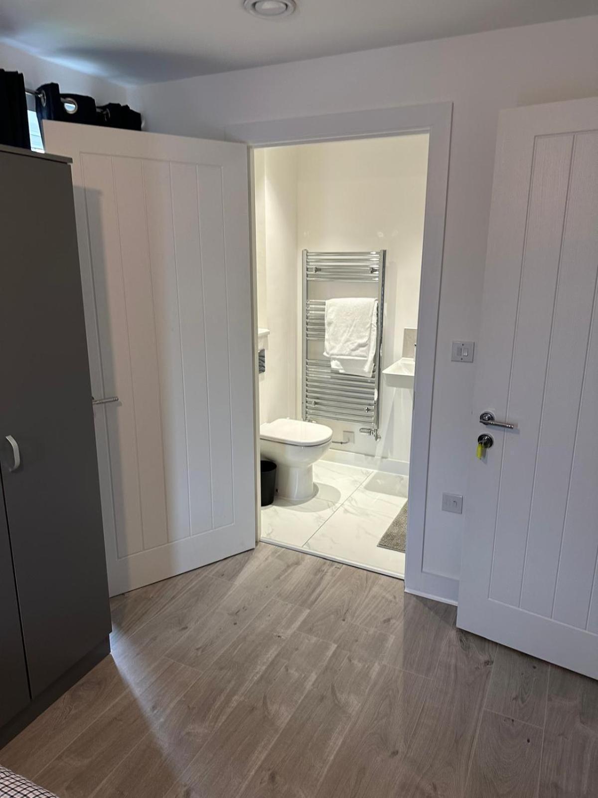 Lush King Ensuite In A Shared Home Manchester Exteriör bild