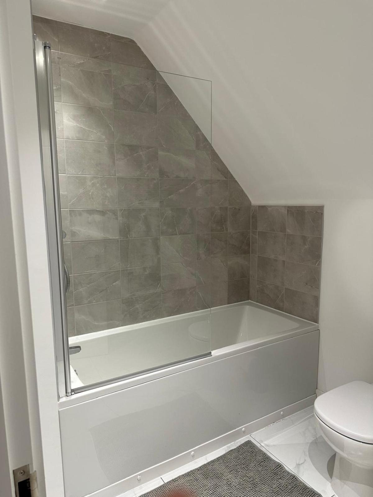 Lush King Ensuite In A Shared Home Manchester Exteriör bild
