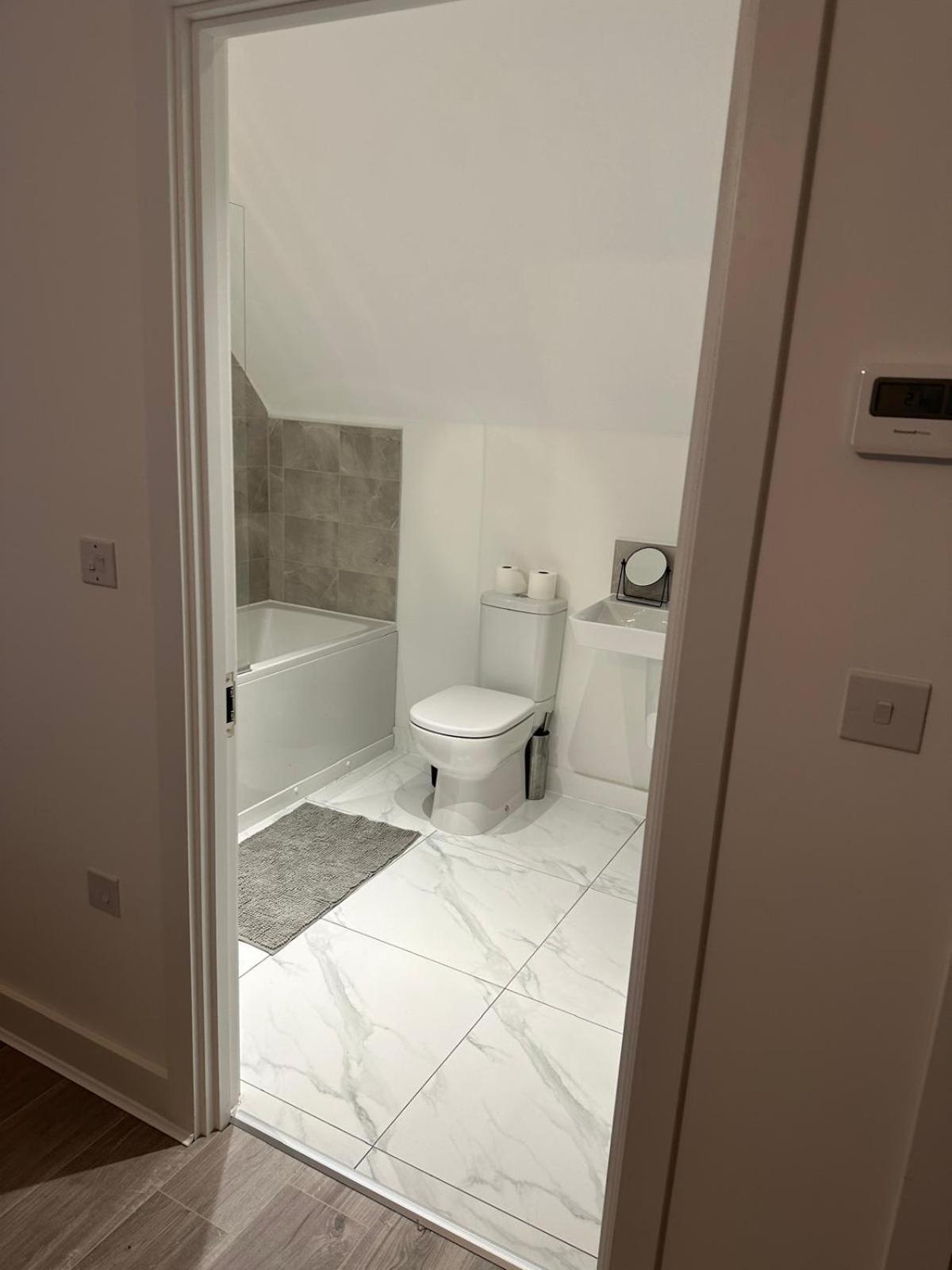 Lush King Ensuite In A Shared Home Manchester Exteriör bild
